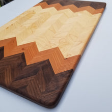 Load image into Gallery viewer, Cutting Board 19
